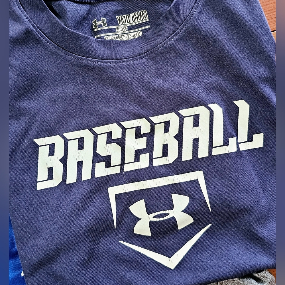 Boys Medium Under Armour T-Shirt Set - Picture 4 of 7